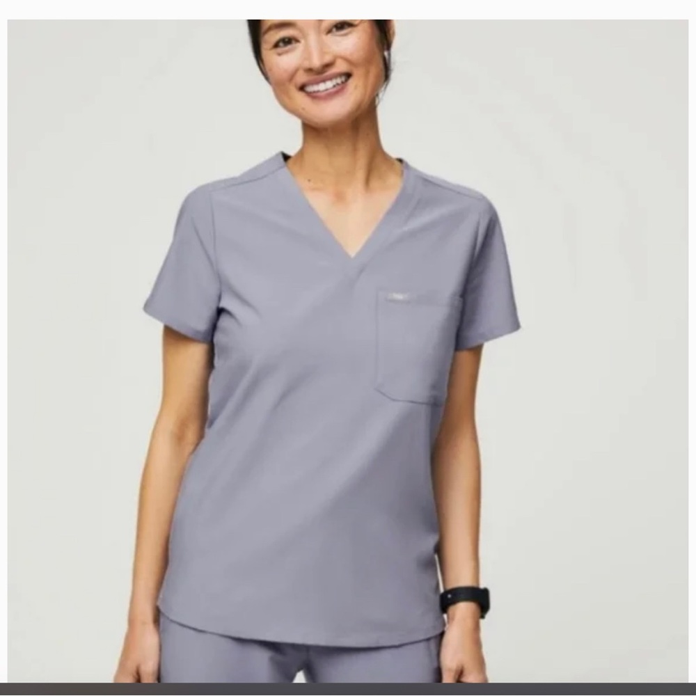 women's FIGS Vapor Blue Space Dye Catarina™ - One-Pocket Scrub Top
